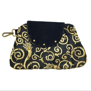 Black and Gold magnetic clutch with zipper